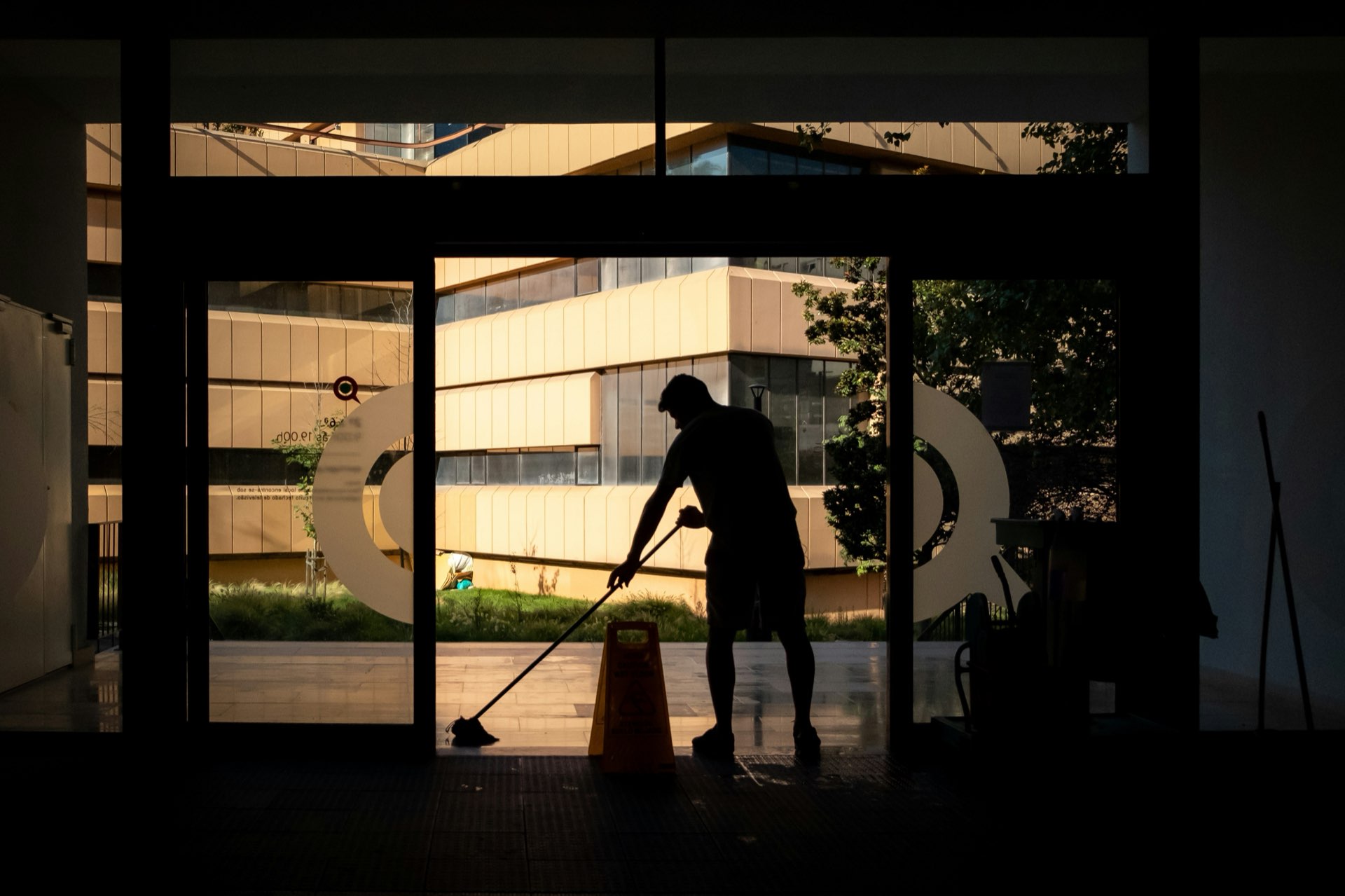 LD Clean Website Hero-Bereich mit professionellem Reinigungsbild